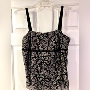 Ann Taylor LOFT top in EUC. Size 12